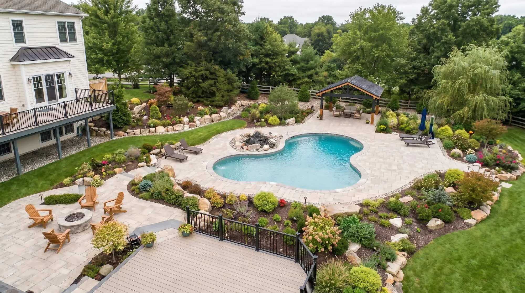 Luxury Toronto backyard landscaping